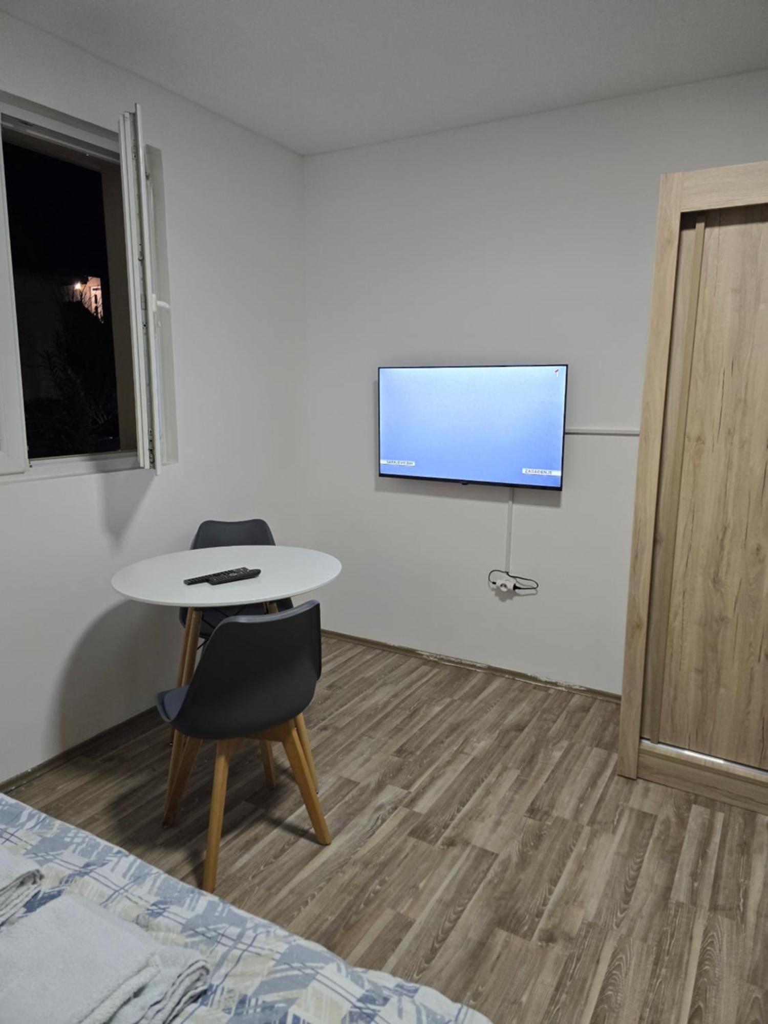 Apartman Tolosi Podgorica Exterior foto